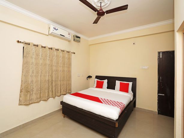 Imagen de la habitación del Hotel OYO 16821 Senapati Palace. Foto 3