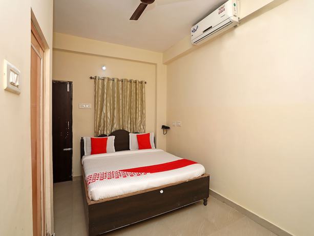 Imagen de la habitación del Hotel OYO 16821 Senapati Palace. Foto 8