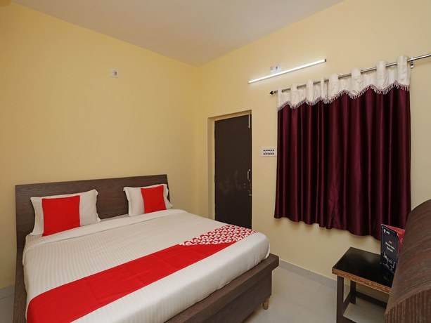 Imagen de la habitación del Hotel OYO 16821 Senapati Palace. Foto 14