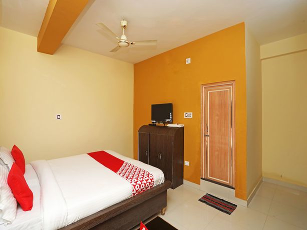 Imagen de la habitación del Hotel OYO 16821 Senapati Palace. Foto 17