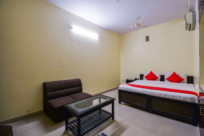 Imagen de la habitación del Hotel OYO 16940 Royal Murli. Foto 10