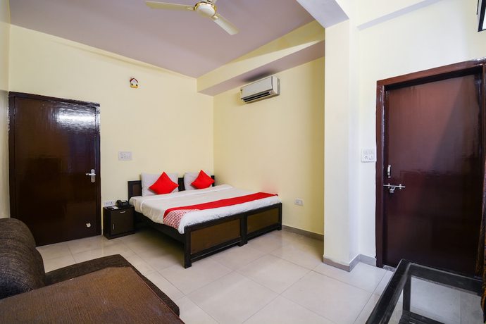 Imagen de la habitación del Hotel OYO 16940 Royal Murli. Foto 12