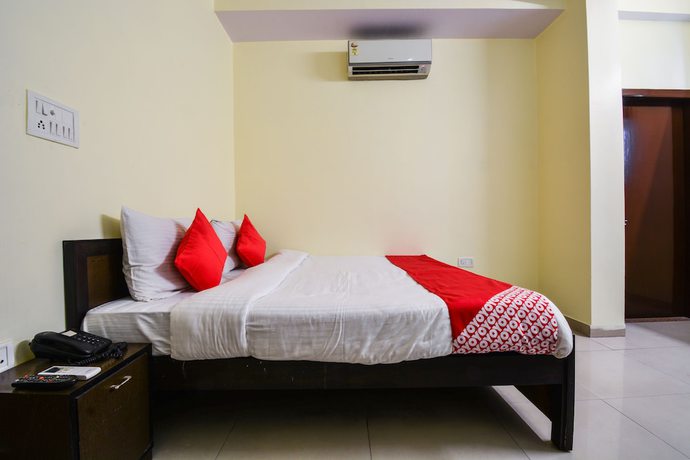 Imagen de la habitación del Hotel OYO 16940 Royal Murli. Foto 15