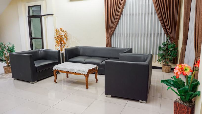 Imagen de los interiores del Hotel OYO 1740 Tekmira Residence Supratman Syariah. Foto 15