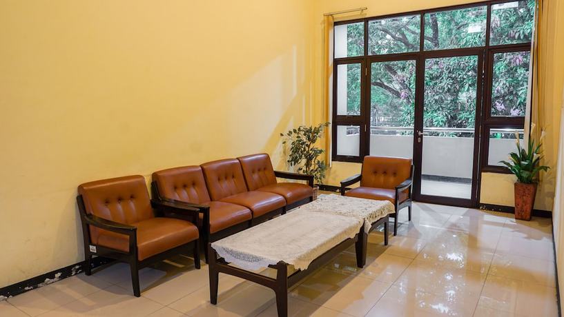 Imagen de los interiores del Hotel OYO 1740 Tekmira Residence Supratman Syariah. Foto 17