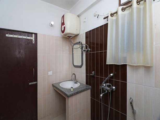 Imagen de la habitación del Hotel OYO 17422 Sidra Guest House. Foto 12