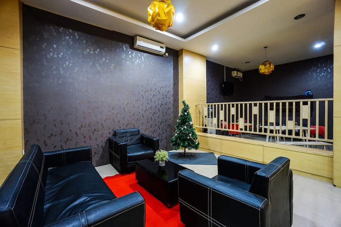 Imagen de los interiores del Hotel OYO 1769 Rid\'s. Foto 12