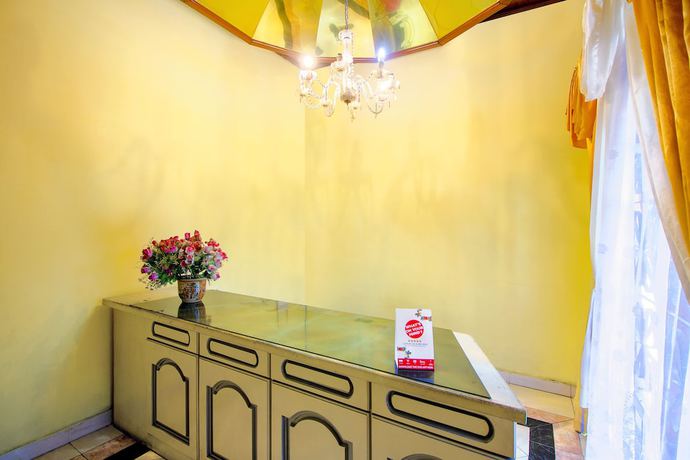 Imagen de los interiores del Hotel OYO 1770 Mawar Saron 2. Foto 19