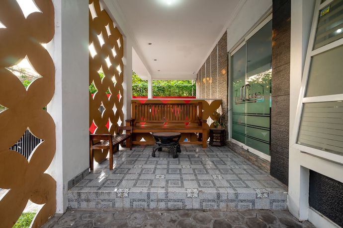 Imagen de los interiores del Hotel OYO 1829 Zaira House. Foto 11