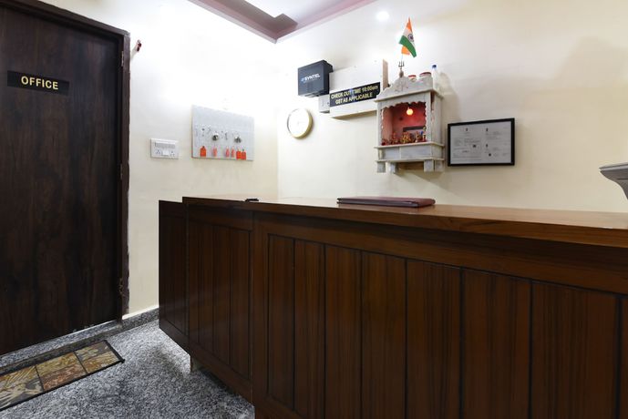 Imagen de los interiores del Hotel OYO 18390 Shiv Shakti Guest House. Foto 17