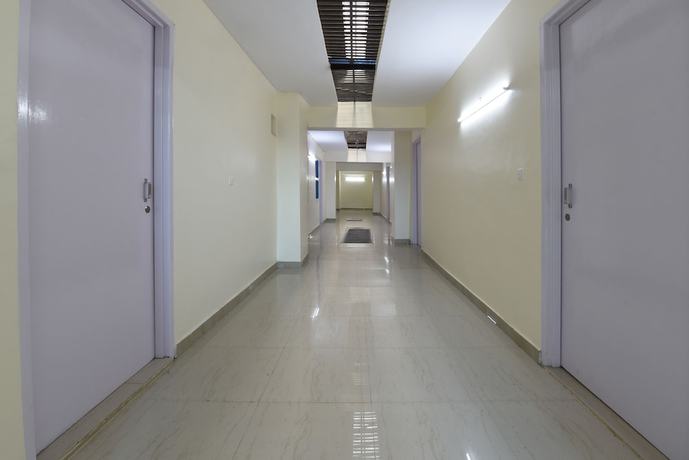 Imagen de los interiores del Hotel OYO 18390 Shiv Shakti Guest House. Foto 18