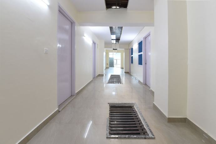 Imagen de los interiores del Hotel OYO 18390 Shiv Shakti Guest House. Foto 19