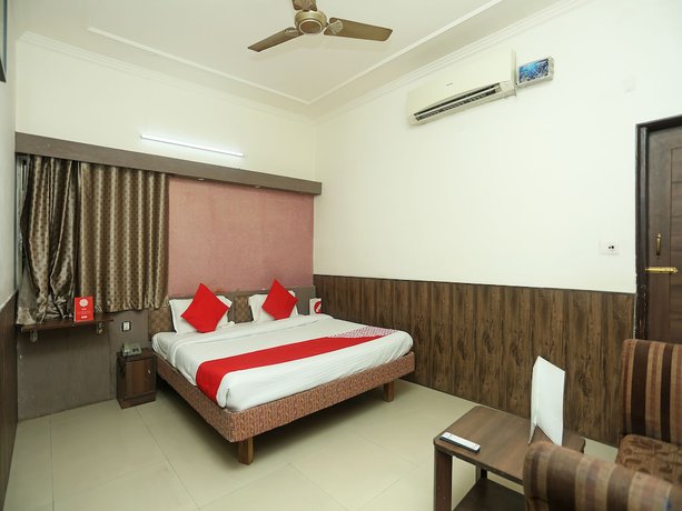 Imagen de la habitación del Hotel OYO 18429 Sai President. Foto 2