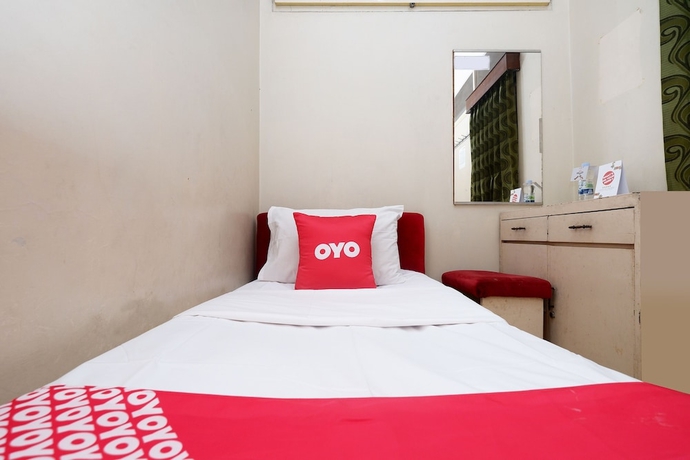 Imagen de la habitación del Hotel OYO 1843 Cahya Nirwana. Foto 16