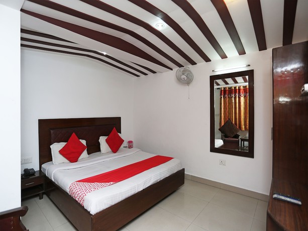 Imagen de la habitación del Hotel OYO 18568 Ratan. Foto 16