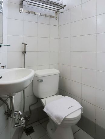 Imagen de la habitación del Hotel OYO 190 Anglo Residences. Foto 12