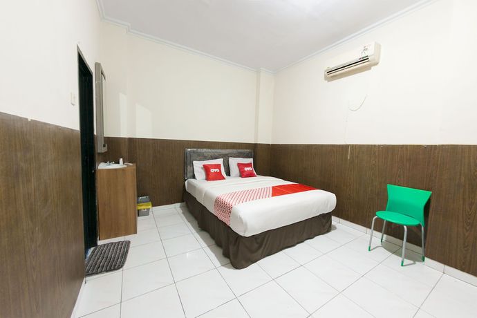 Imagen de la habitación del Hotel OYO 1935 Diamond Inn Makassar. Foto 6