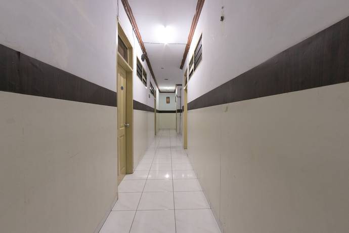 Imagen de los interiores del Hotel OYO 1935 Diamond Inn Makassar. Foto 16