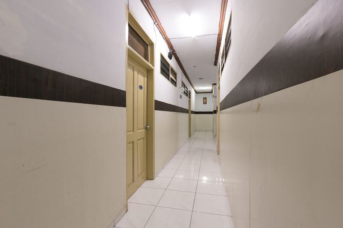 Imagen de los interiores del Hotel OYO 1935 Diamond Inn Makassar. Foto 20