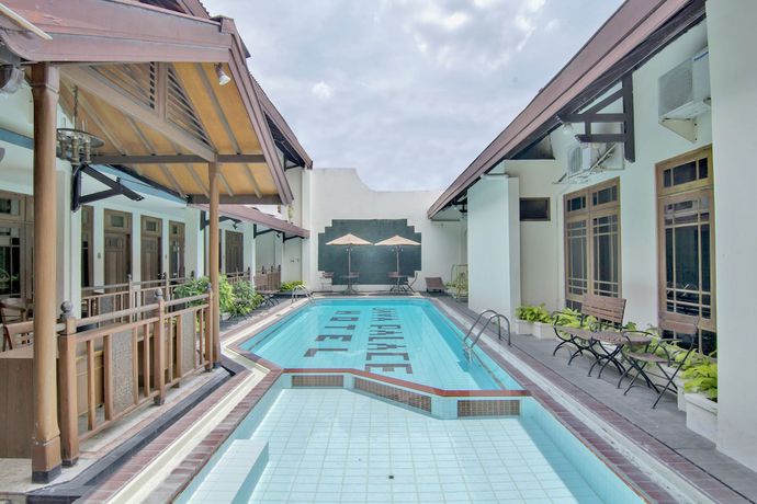 Imagen de la piscina del Hotel OYO 194 Sapta Gria. Foto 15