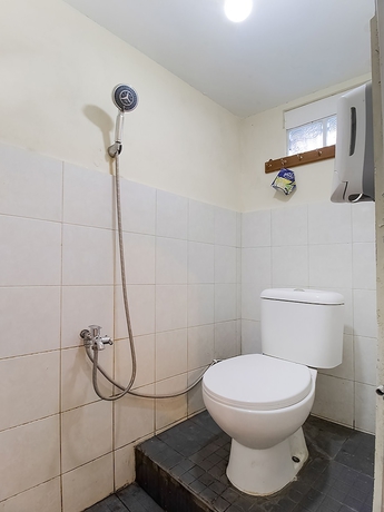 Imagen de la habitación del Hotel OYO 1982 Golf Papa Costel. Foto 16