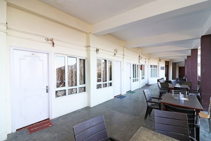 Imagen de los interiores del Hotel OYO 19947 Akanksha Anand Plaza. Foto 19
