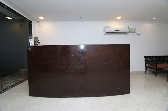 Imagen de los interiores del Hotel OYO 19979 Rajshri. Foto 18