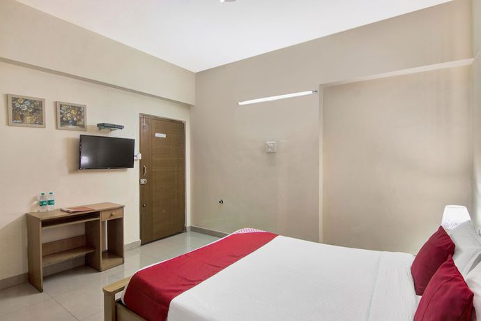 Imagen de la habitación del Hotel OYO 20008 SilverKey Madhapur, Hyderabad. Foto 8