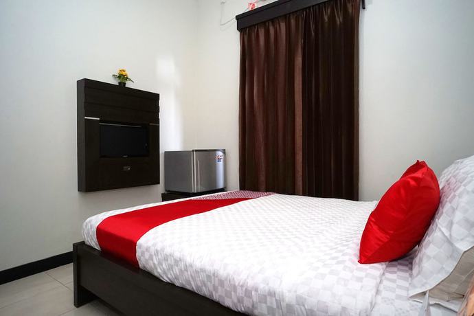 Imagen de la habitación del Hotel OYO 2038 Jasmine Guest House Balikpapan. Foto 3