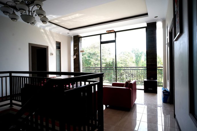 Imagen de los interiores del Hotel OYO 2038 Jasmine Guest House Balikpapan. Foto 18