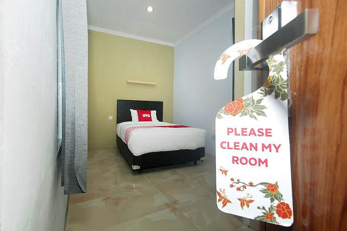 Imagen de la habitación del Hotel OYO 2049 Tassa Kost Syariah. Foto 5