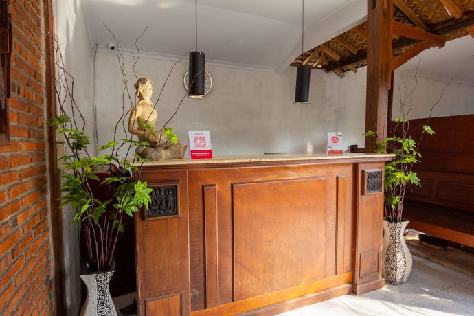 Imagen de los interiores del Hotel OYO 2068 Abhaya Mudra Homestay. Foto 14