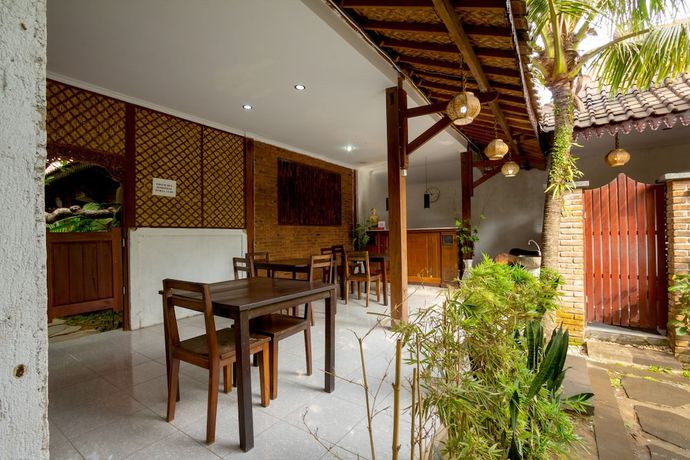 Imagen de los interiores del Hotel OYO 2068 Abhaya Mudra Homestay. Foto 20