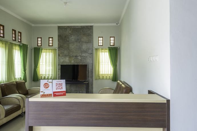 Imagen de los interiores del Hotel OYO 2072 Wisma Teratai. Foto 14