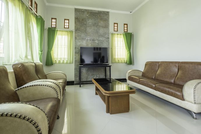 Imagen de los interiores del Hotel OYO 2072 Wisma Teratai. Foto 16