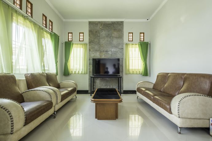 Imagen de los interiores del Hotel OYO 2072 Wisma Teratai. Foto 17
