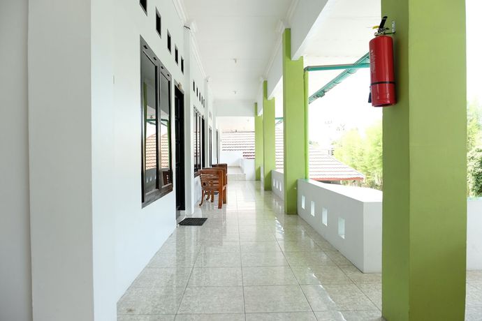Imagen de los interiores del Hotel OYO 2186 Esbe Syariah. Foto 18