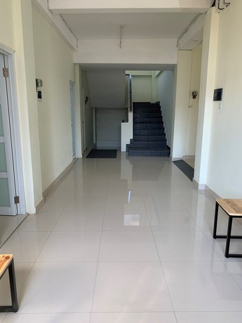 Imagen de los interiores del Hotel OYO 2203 Wira Residence. Foto 18