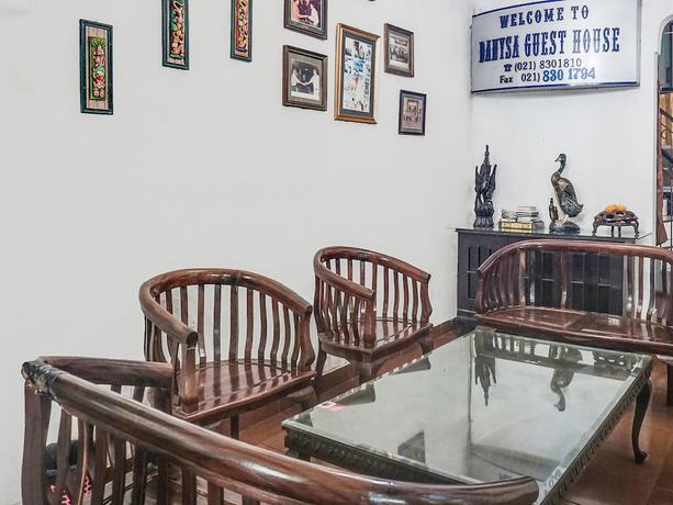 Imagen de los interiores del Hotel OYO 2256 Danysa Guesthouse Syariah. Foto 13