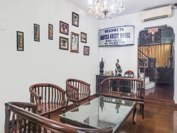 Imagen de los interiores del Hotel OYO 2256 Danysa Guesthouse Syariah. Foto 15