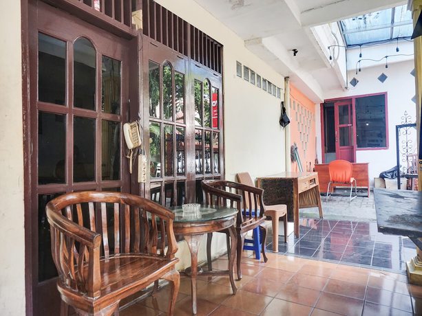 Imagen de los interiores del Hotel OYO 2256 Danysa Guesthouse Syariah. Foto 16