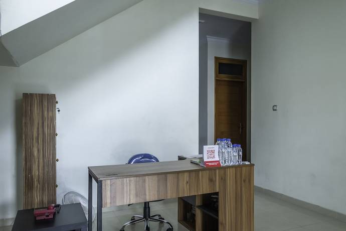 Imagen de los interiores del Hotel OYO 2259 Zleepy Ks Tubun. Foto 18