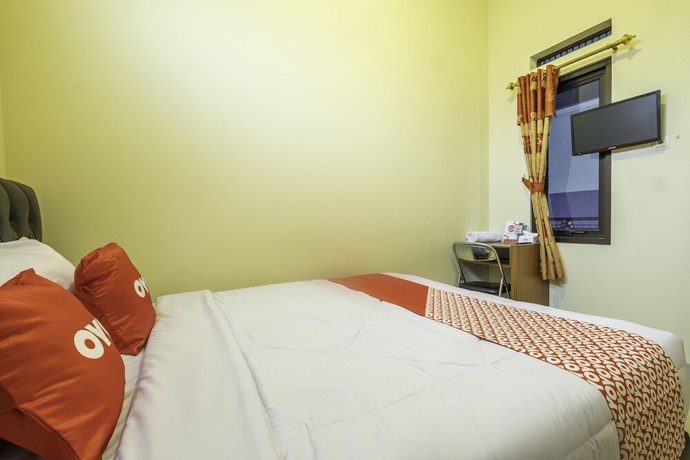 Imagen de la habitación del Hotel OYO 2260 Zleepy Sasana Budaya. Foto 4
