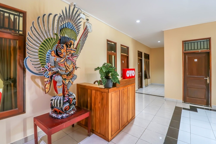 Imagen de los interiores del Hotel OYO 2280 Wisma Guntur II. Foto 16