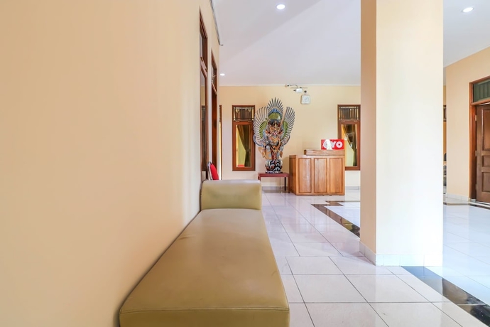 Imagen de los interiores del Hotel OYO 2280 Wisma Guntur II. Foto 19