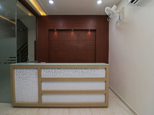 Imagen de los interiores del Hotel OYO 22979 Saffron. Foto 20