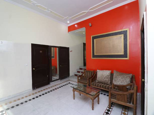 Imagen de los interiores del Hotel OYO 24340 Laxmi Palace. Foto 18
