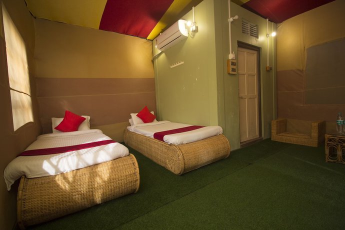 Imagen de la habitación del Hotel OYO 24391 Resort Gorumara Nest. Foto 2