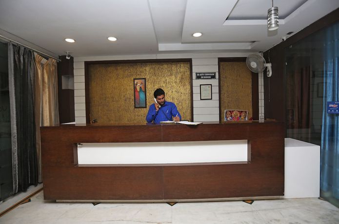 Imagen de los interiores del Hotel OYO 24646 Gaurav Palace. Foto 19