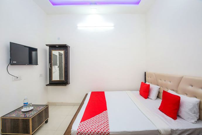 Imagen de la habitación del Hotel OYO 24851 R Continental. Foto 11
